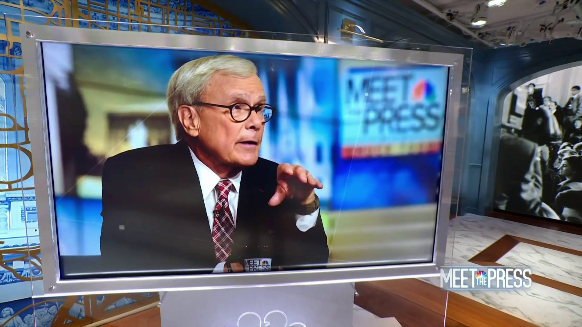 Alternate text Alternate text